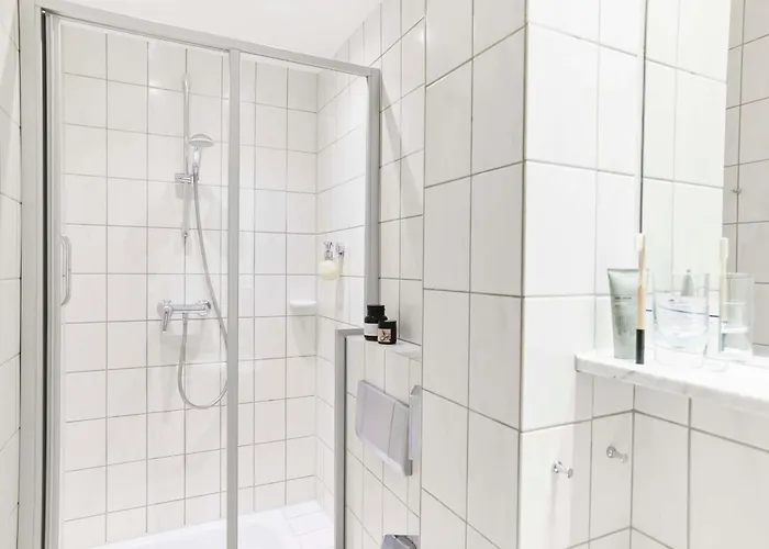 Western Raphael Altona 3*