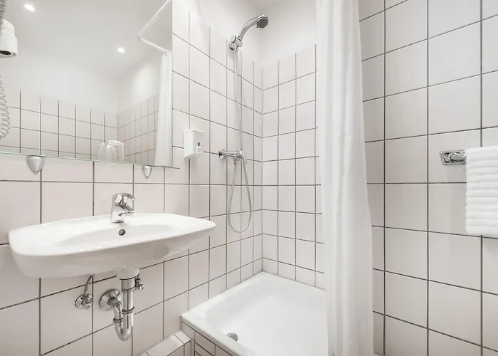 Western Raphael Altona 3*