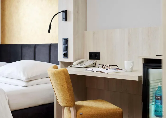 Western Raphael Altona 3*