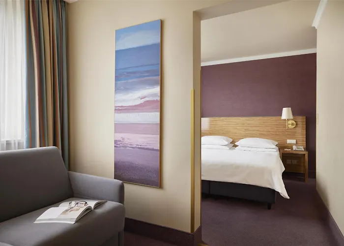 Western Raphael Altona 3*