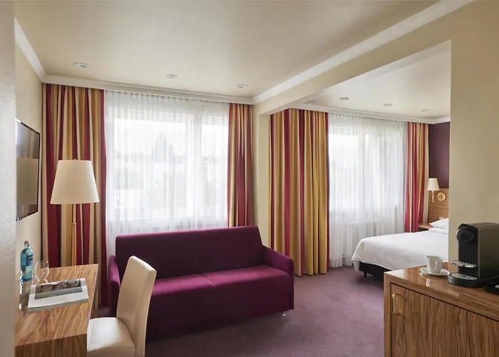 Western Raphael Altona 3*