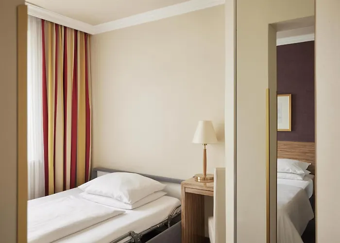 Western Raphael Altona Hotel 3*