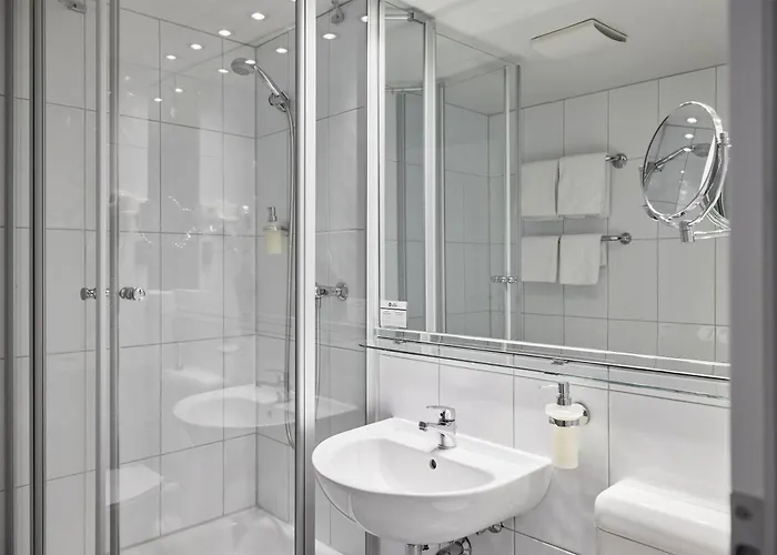 Western Raphael Altona 3*