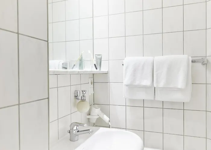 Hotel Western Raphael Altona 3*