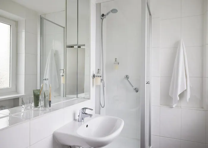 Western Raphael Altona Hotel 3*