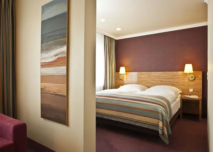 Western Raphael Altona 3*