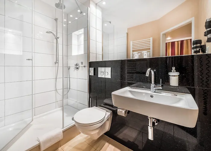 Western Raphael Altona Hotel 3*