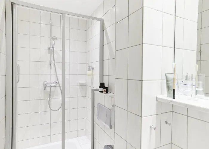 Western Raphael Altona Hotel 3*